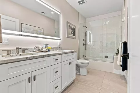 Bath - 8 Orchard Rd #B, Gloucester, MA 01930 photo 2 of 3