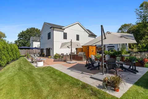 Exterior - 8 Orchard Rd #B, Gloucester, MA 01930 photo 6 of 7