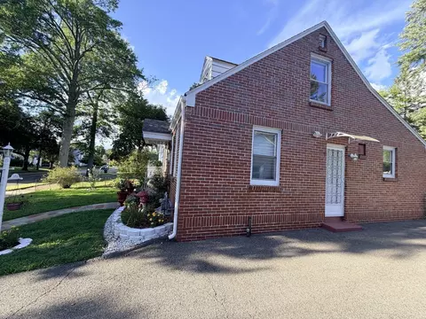 Other - 169 Roosevelt Ave, Springfield, MA 01118 photo 1 of 10