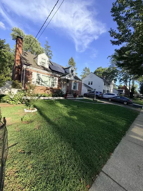 Exterior - 169 Roosevelt Ave, Springfield, MA 01118 photo 3 of 10