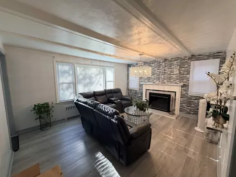 Living - 169 Roosevelt Ave, Springfield, MA 01118 photo 1 of 2