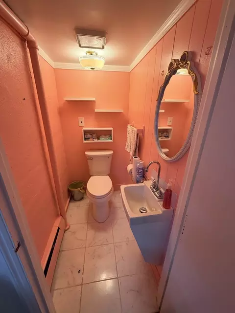 Bath - 169 Roosevelt Ave, Springfield, MA 01118 photo 2 of 2