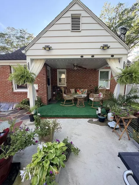 Exterior - 169 Roosevelt Ave, Springfield, MA 01118 photo 5 of 10