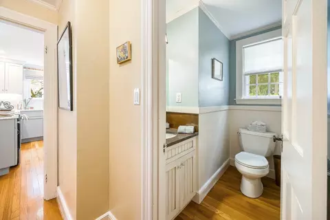 Entry Way - 21 Bond St, Reading, MA 01867 photo 3 of 6