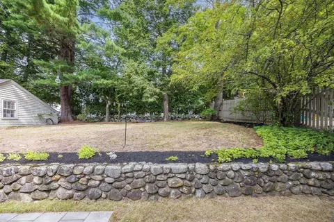 Exterior - 21 Bond St, Reading, MA 01867 photo 6 of 10