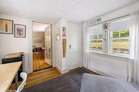 Entry Way - 21 Bond St, Reading, MA 01867 photo 6 of 6