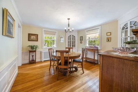 Dining - 21 Bond St, Reading, MA 01867 photo 2 of 2