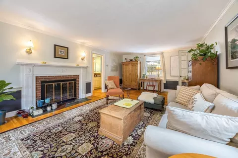 Living - 21 Bond St, Reading, MA 01867 photo 3 of 4