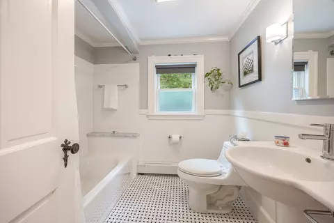 Bath - 21 Bond St, Reading, MA 01867 photo 1 of 1