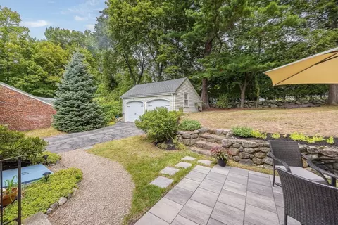 Exterior - 21 Bond St, Reading, MA 01867 photo 7 of 10