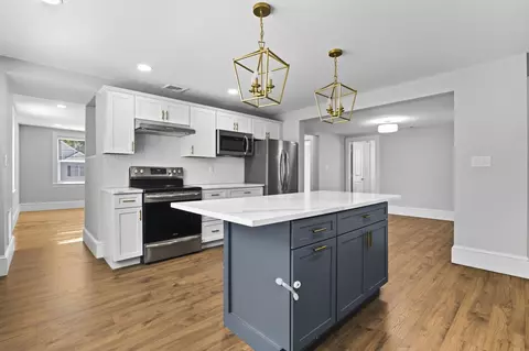42 School St #2, Salem, MA 01970