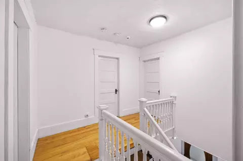 Entry Way - 209 Green St, Gardner, MA 01440 photo 5 of 6