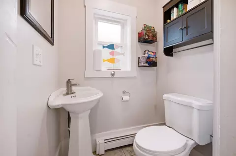 Bath - 209 Green St, Gardner, MA 01440 photo 1 of 2