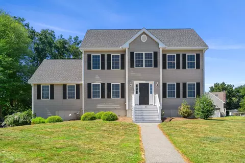 11 Duquette Dr, Haverhill, MA 01830