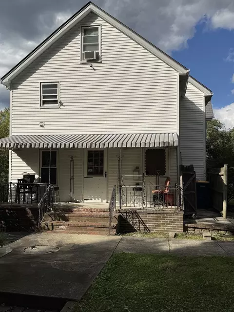Exterior - 33 E Chestnut St, Sharon, MA 02067 photo 5 of 9