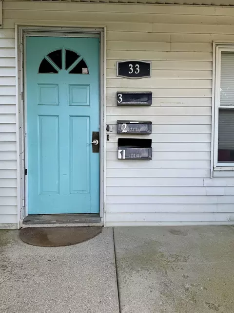Exterior - 33 E Chestnut St, Sharon, MA 02067 photo 3 of 9