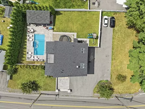 View/Area - 61 Walnut St, Saugus, MA 01906 photo 2 of 4