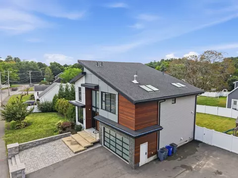View/Area - 61 Walnut St, Saugus, MA 01906 photo 3 of 4