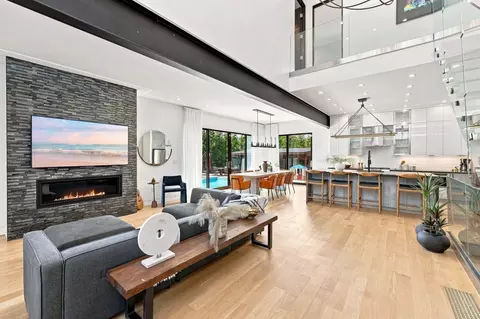 Living - 61 Walnut St, Saugus, MA 01906 photo 1 of 3