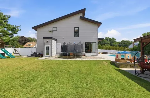 Exterior - 61 Walnut St, Saugus, MA 01906 photo 3 of 7