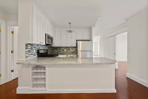 85 E India Row #10G, Boston, MA 02110