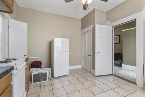 Entry Way - 381 Pine St, Fall River, MA 02720 photo 3 of 4