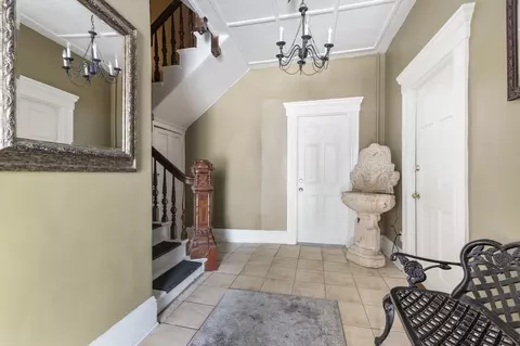 Entry Way - 381 Pine St, Fall River, MA 02720 photo 2 of 4