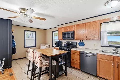 Kitchen - 42 N Brook Rd, Springfield, MA 01119 photo 5 of 5