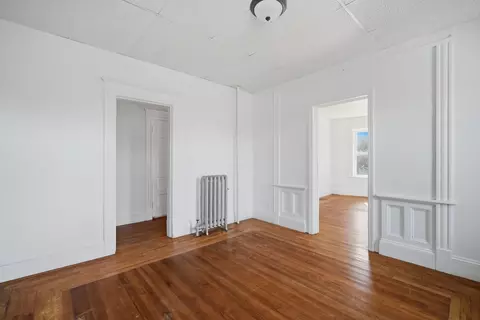 Living - 40 Warriner Ave, Springfield, MA 01108 photo 1 of 2