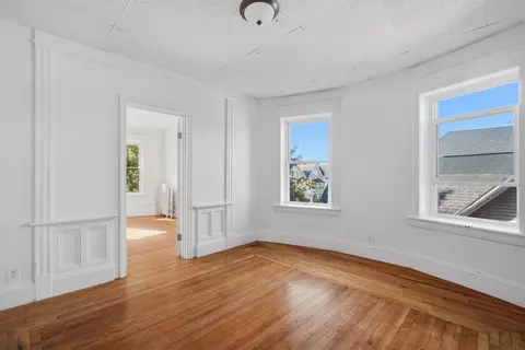 Living - 40 Warriner Ave, Springfield, MA 01108 photo 2 of 2