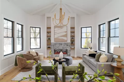 712 Watertown St #2, Newton, MA 02460