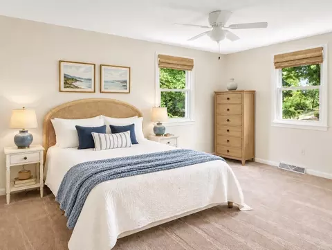 Bedroom - 16 Andrew Ave, Hull, MA 02045 photo 4 of 5