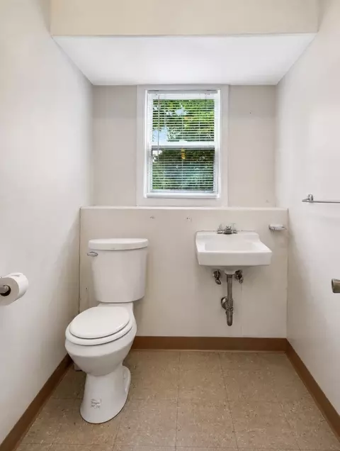 Bath - 16 Andrew Ave, Hull, MA 02045 photo 4 of 4