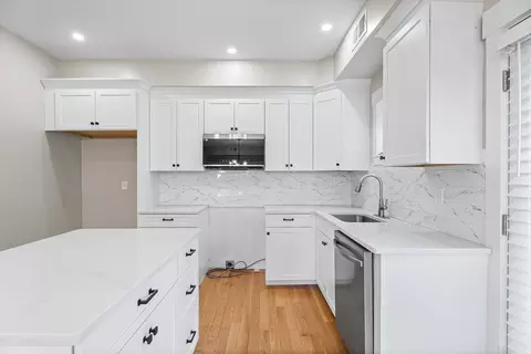Entry Way - 30 Valmor St, Worcester, MA 01604 photo 1 of 1