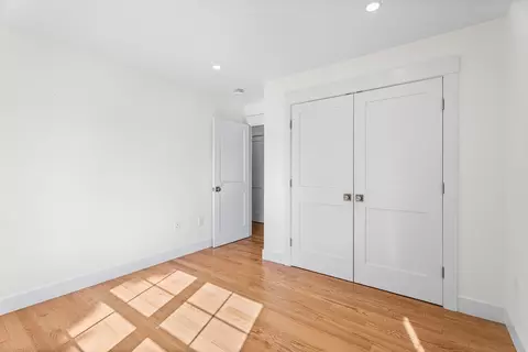 Bedroom - 32 Valmor St, Worcester, MA 01604 photo 4 of 7