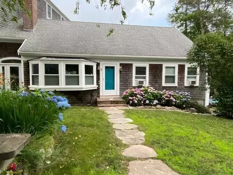 2 Huettner Rd, Falmouth, MA 02543
