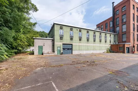 Exterior - 35 Lower Grape St, Chicopee, MA 01020 photo 6 of 9