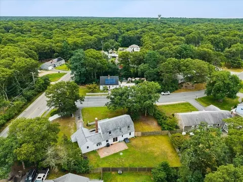 View/Area - 3 Thoreau Dr, Centerville, MA 02632 photo 1 of 2