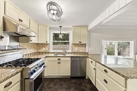 Kitchen - 3 Thoreau Dr, Centerville, MA 02632 photo 3 of 3