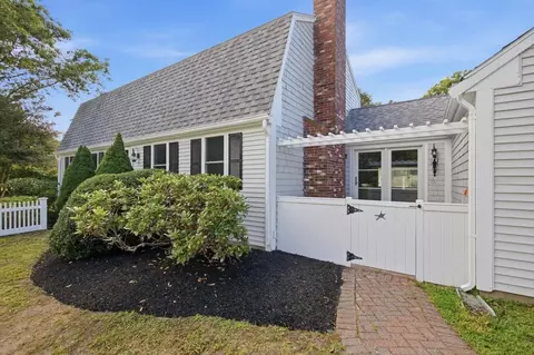 Exterior - 3 Thoreau Dr, Centerville, MA 02632 photo 2 of 6