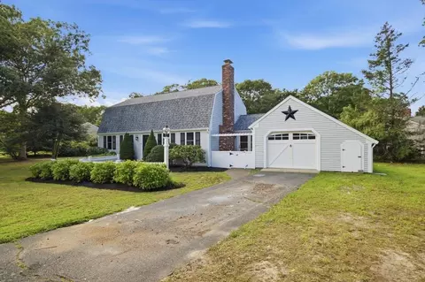 Exterior - 3 Thoreau Dr, Centerville, MA 02632 photo 4 of 6