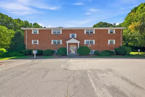 39 Pleasant St #4C, Northborough, MA 01532