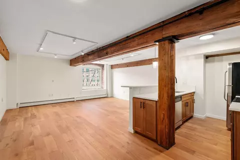 240 Jackson St #308, Lowell, MA 01852
