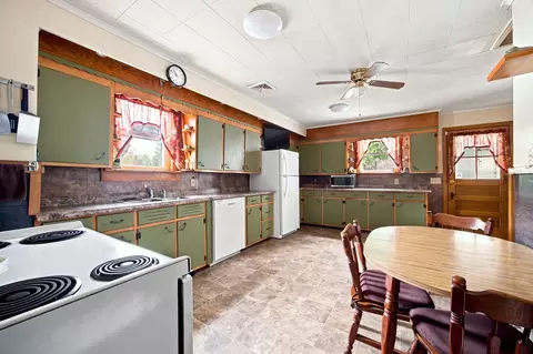 55 Park Ave, Ware, MA 01082 photo 13