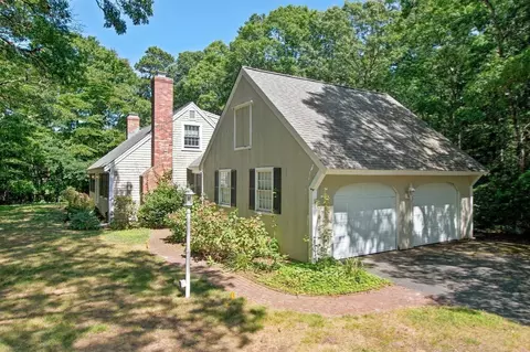 Exterior - 286 Midpine Rd, Barnstable, MA 02630 photo 4 of 10