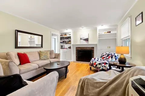 Living - 286 Midpine Rd, Barnstable, MA 02630 photo 3 of 3
