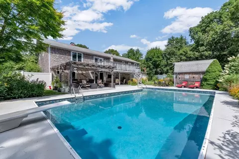 Exterior - 66 Sheaffer Rd, Centerville, MA 02632 photo 2 of 14