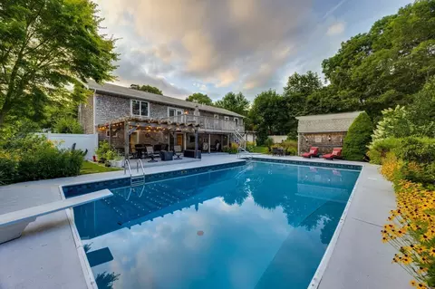 Exterior - 66 Sheaffer Rd, Centerville, MA 02632 photo 5 of 14
