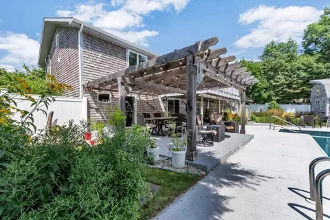 Exterior - 66 Sheaffer Rd, Centerville, MA 02632 photo 8 of 14