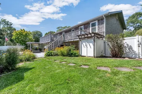 Exterior - 66 Sheaffer Rd, Centerville, MA 02632 photo 13 of 14
